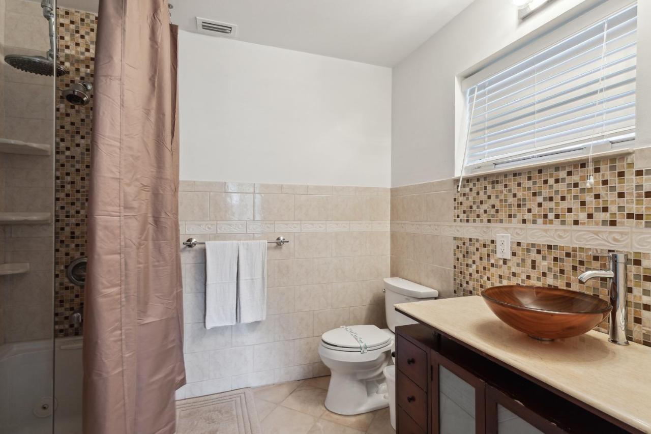 Chic Fort Lauderdale House With Private Pool Екстериор снимка